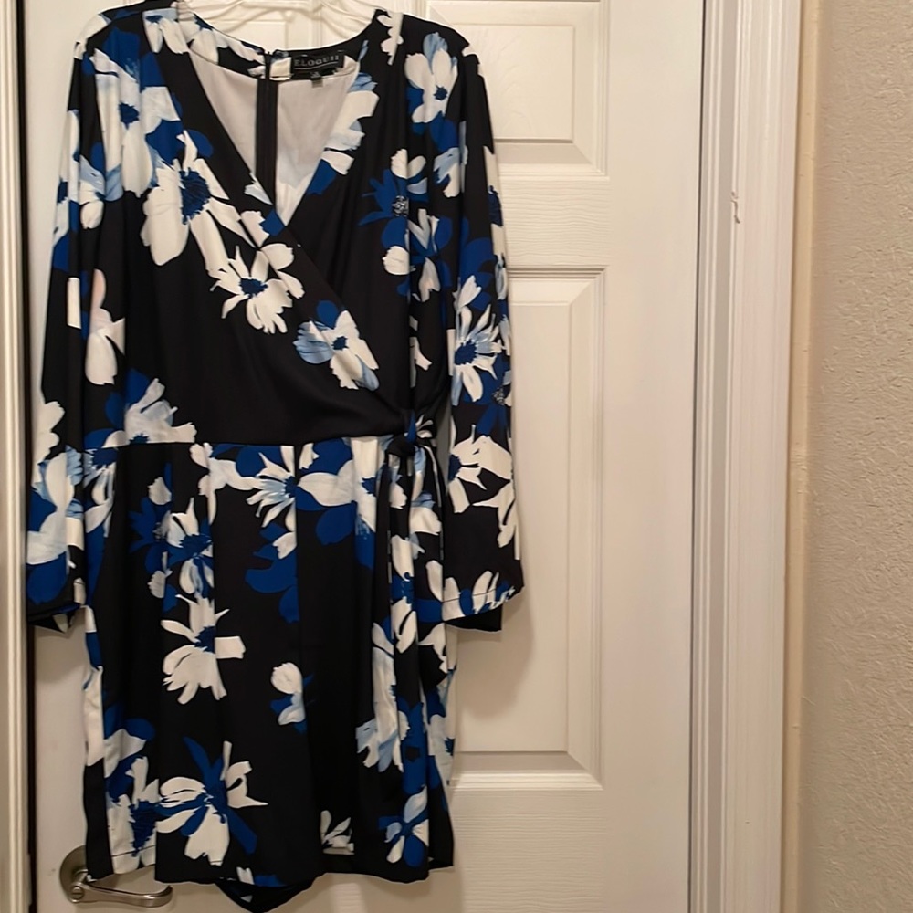Beautiful Eloquii romper! It is so flattering!